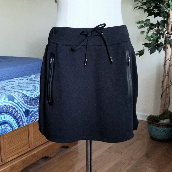 Fabletics Dresses & Skirts - Fabletics M pocket mini skirt